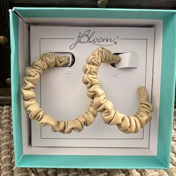 NIB, jBloom, Isabelle Tan Genuine Leather Scrunch Earrings, 2"Round, Nickel Safe - Picture 1 of 3